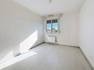  Appartement à louer 3 pièces 64 m²