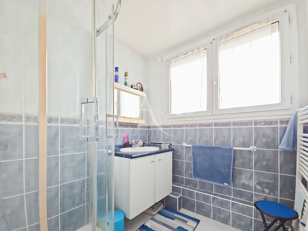 Vente Maison Maison  5 pièce(s) 129 m2 790 m² de parcelle Les mureaux