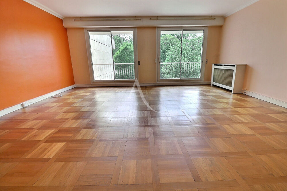 Appartement Le Mesnil Le Roi 4 pièce(s) 122.75 m2