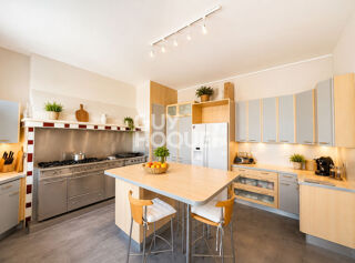  Villa à vendre 8 pièces 220 m²