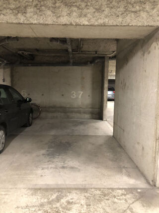  Parking / Garage à louer 13 m²