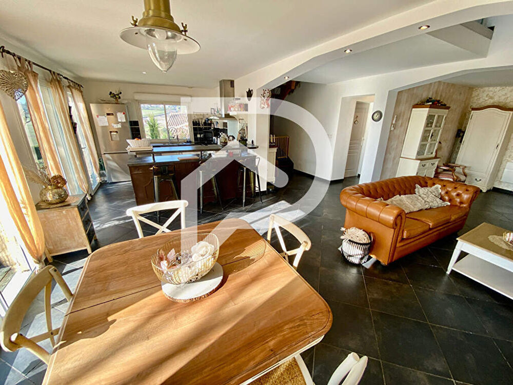 Vente Maison Villa 4 chambres 150 m2 à CHAMPCEVINEL Champcevinel