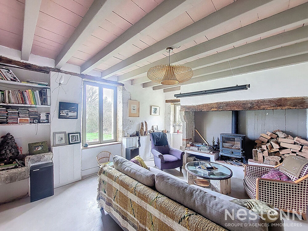 A Vendre Propriété de plus 3,5 ha avec lac, maison en pierre rénovée, gîte et dépendances