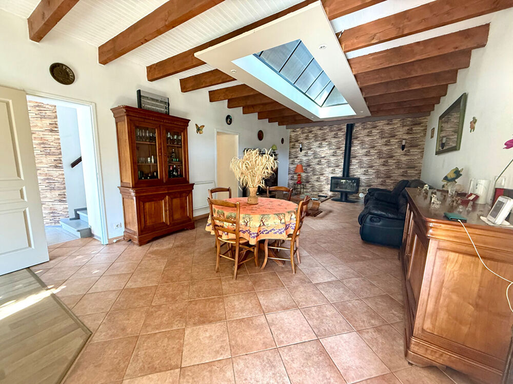 Vente Maison MAISON DE CARACTÈRE  - 220 m² - 8  PIECES - 5 CHAMBRES  - JARDIN - DIVISIBLE EN 2 MAISONS - CHARME ET AUTHENTICITÉ  à REQUISTA - Requista