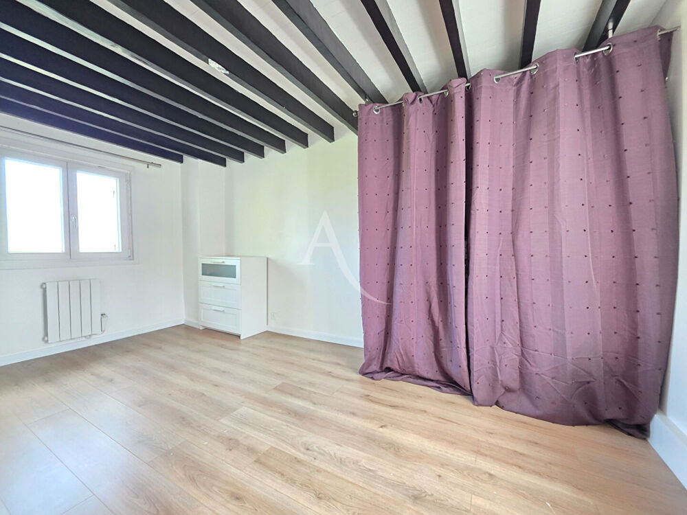 Vente Maison Maison de village à Pierre-Levée grandement rénovée 3 chambres avec véranda et garage - Terrain clos et arboré Trilport