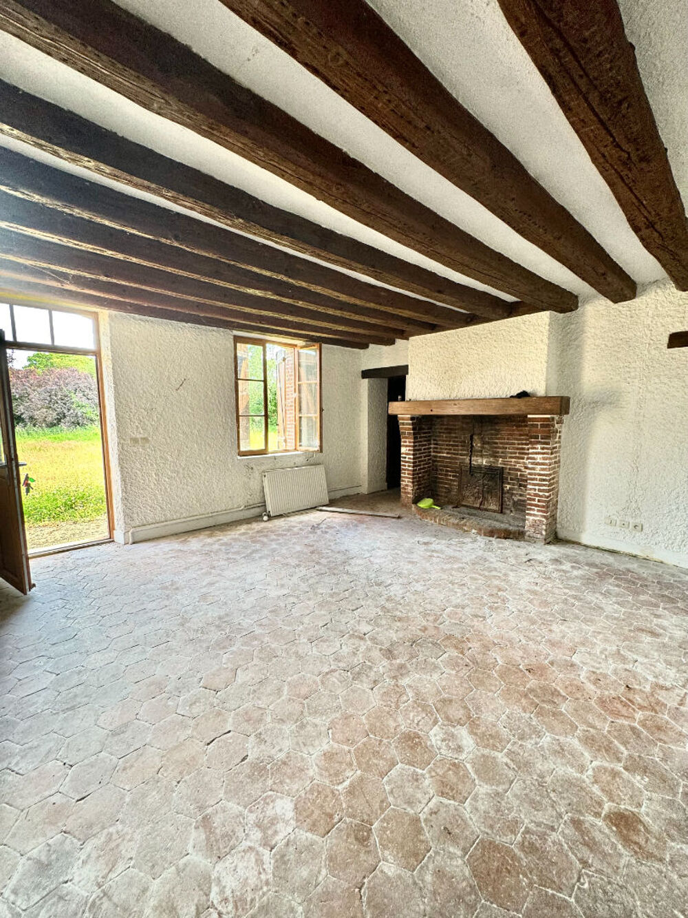Vente Maison Secteur VERNEUIL SUR AVRE, en campagne, ancien corps de ferme avec de nombreuses dépendances, situé sur un terrain clos d'une co Verneuil sur avre