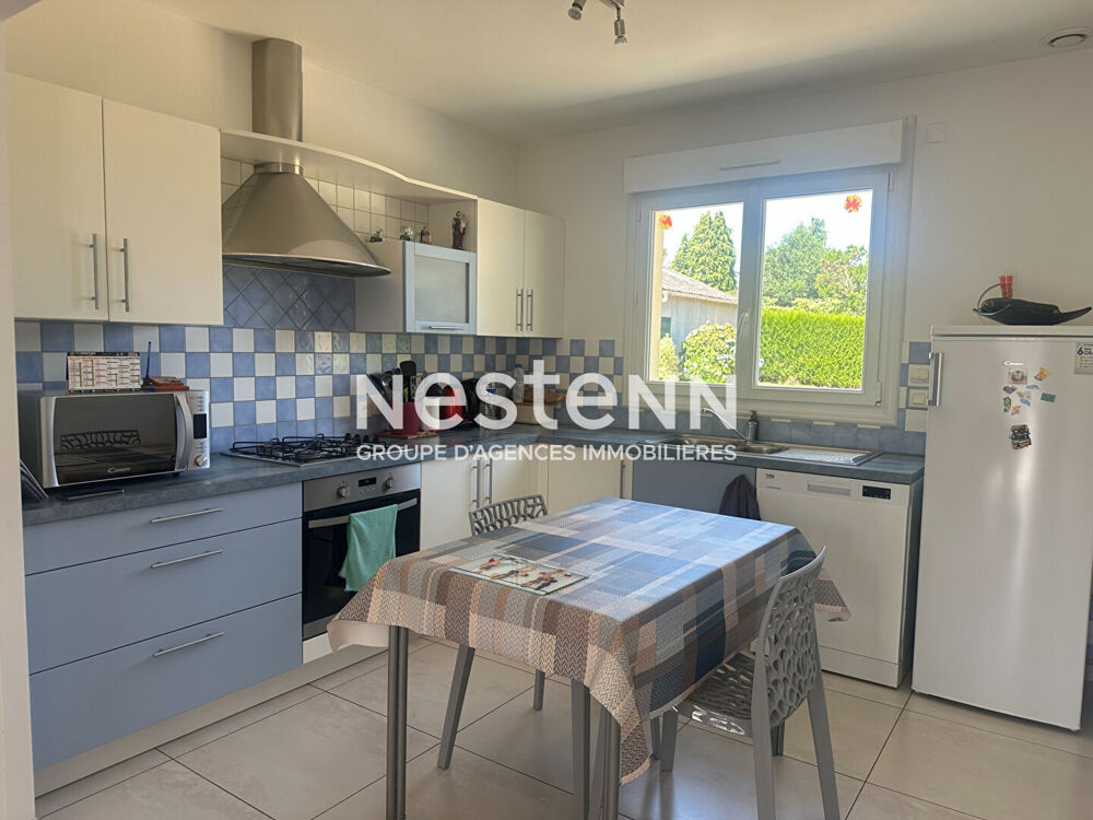 Proche bourg 96 m2 hab, 3 chb, plain pieds sur sous sol. 1000 m² de terrain. Pas de travaux.