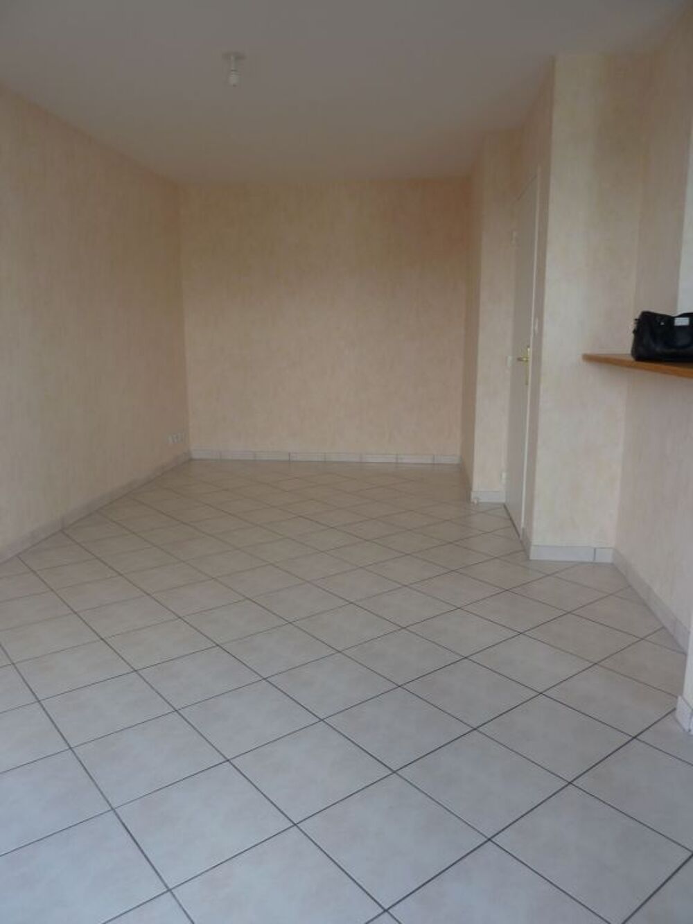 Location Appartement PONTIVY - Appartement T2 - Résidence avec ascenseur + parking + balcon Pontivy