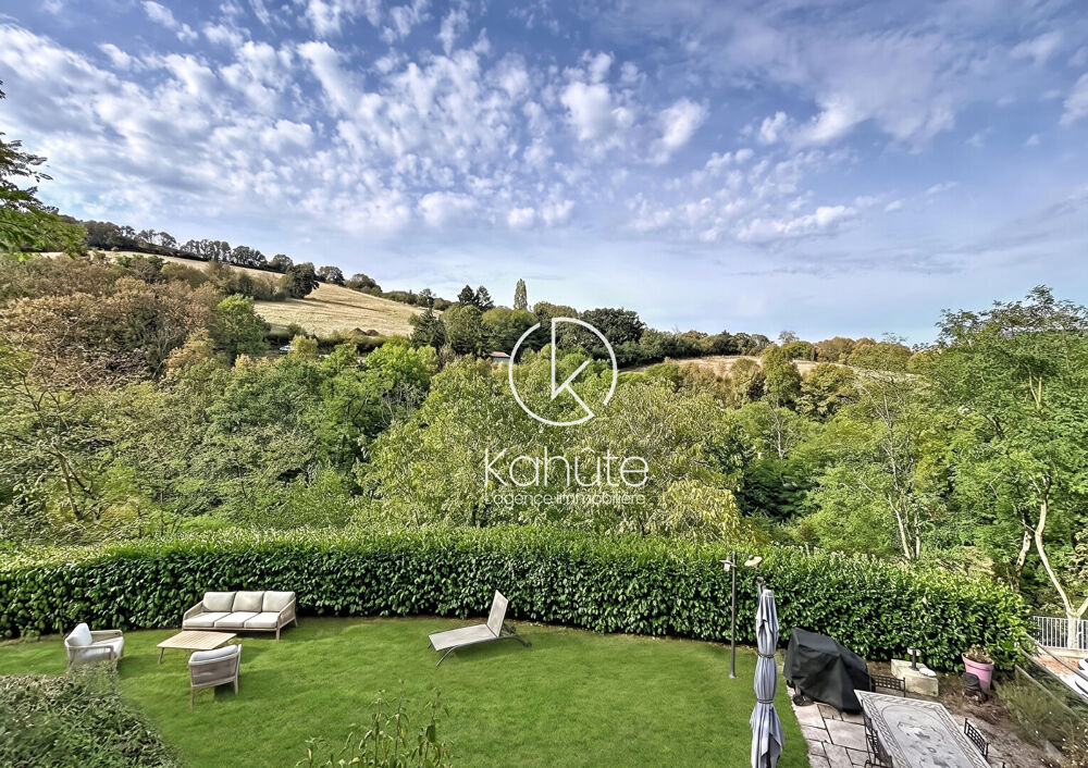 Vente Maison Demeure de charme située sur la commune de Courzieu à 15 min de l'Arbresle, 7 pièce(s) 200 m2, 5ha de terrain, garage, caveau et Vaugneray