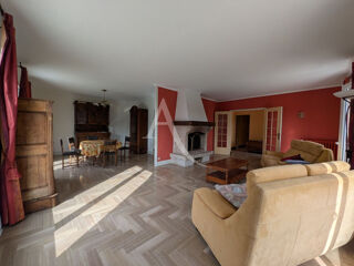  Maison  vendre 8 pices 288 m