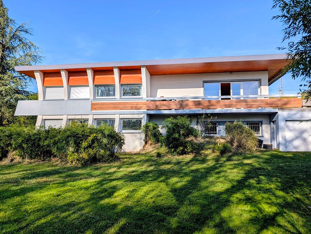 Maison d'architecte avec vue sur le lac à Pugny-Chatenod