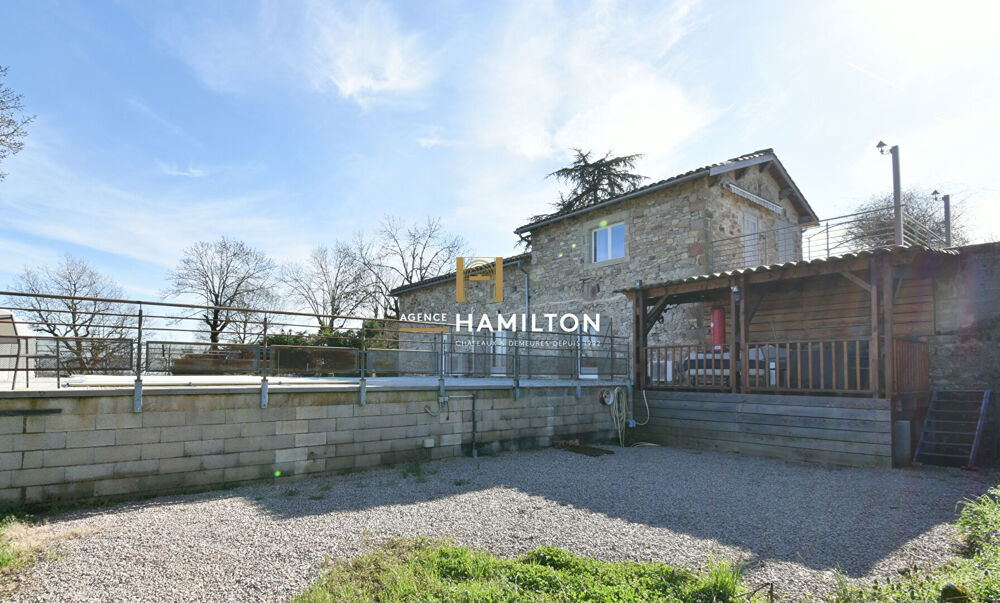 MAISON DE BOURG EN PIERRE AVEC PISCINE - HABITABLE DE SUITE