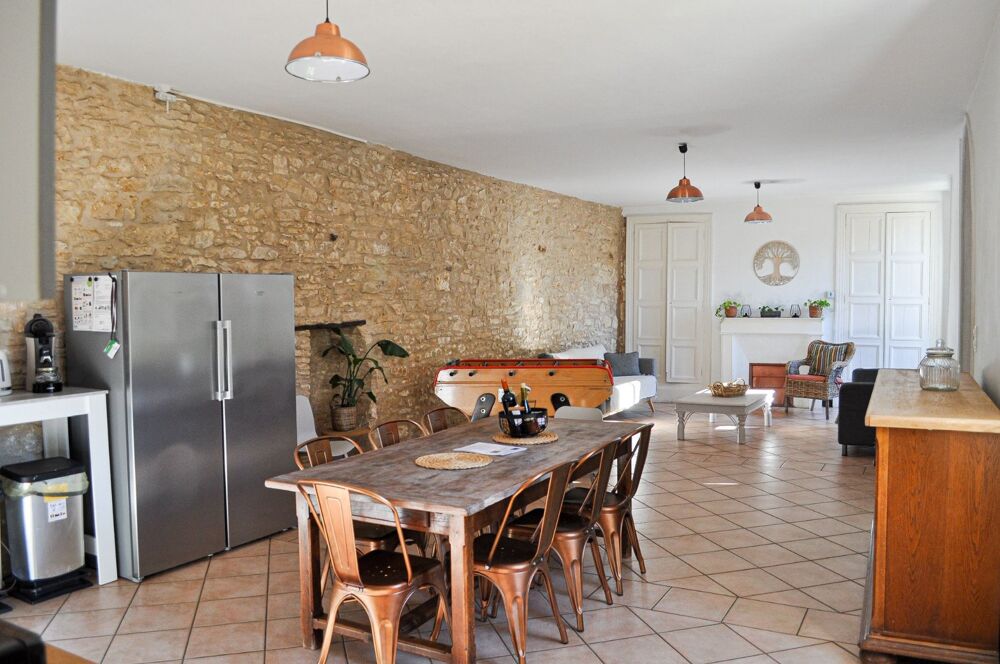 Maison en pierre - 247 m² - 8 chambres - Terrain 2 130 m² - Savignac-les-Églises
