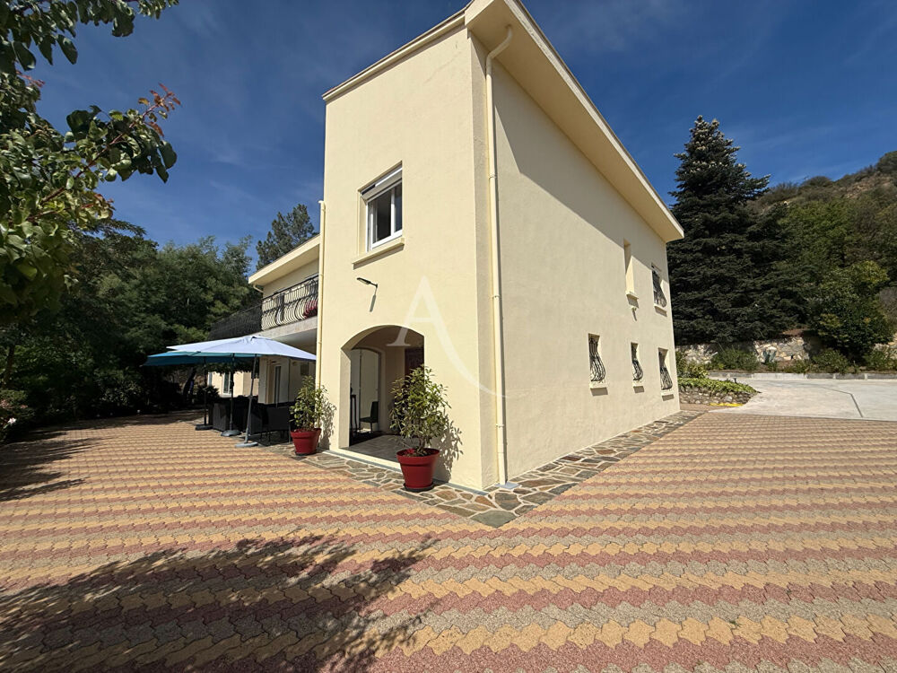 Vente Maison PRADES- Maison 7 pièce(s), parc, piscine,  4 faces Prades