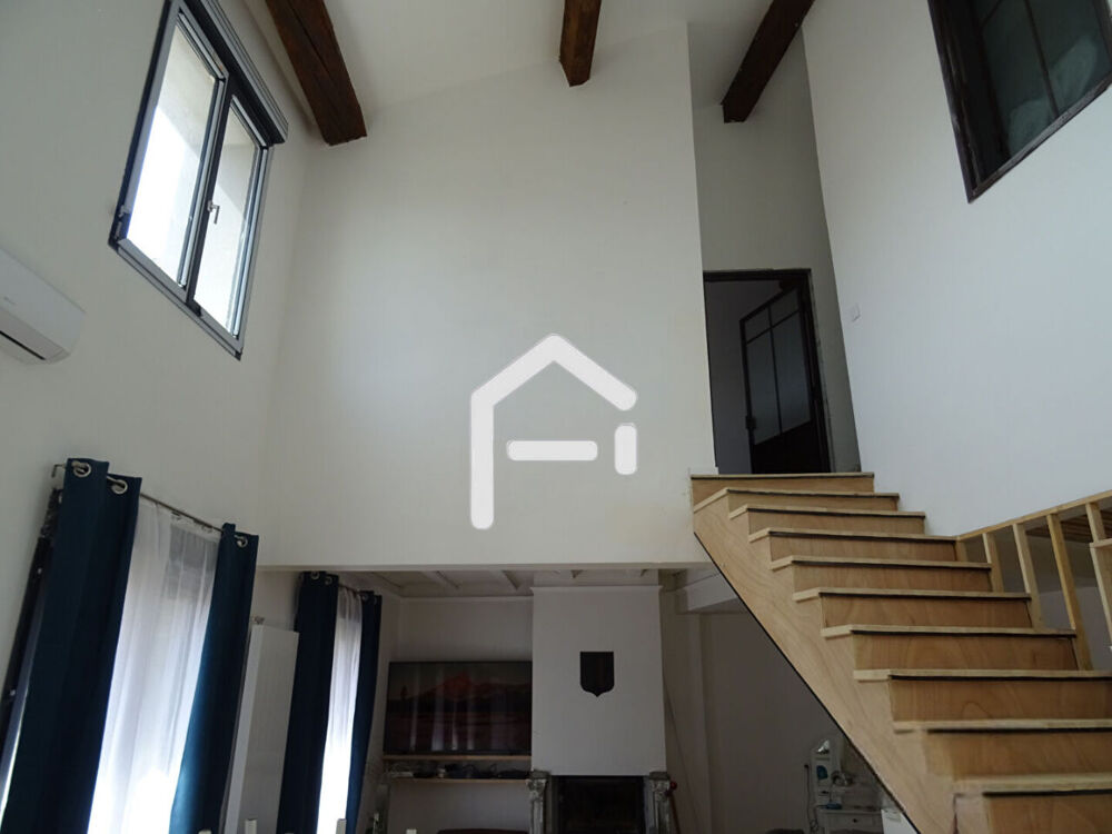 Vente Appartement ( dep 34 Poussan 34560) loft 150 m2 . place de garage . 2 terrasses Poussan