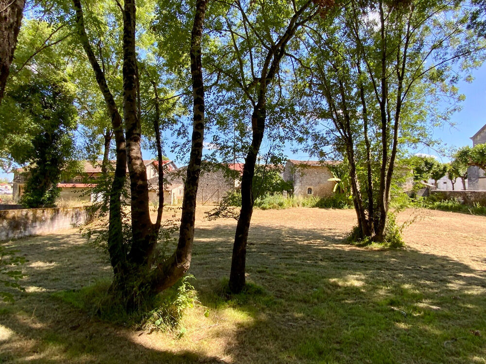 137 m² à réveiller, 500 m² à imaginer ? Créez votre projet à Saint-Ciers !
