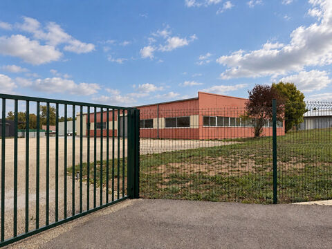   Bâtiment de 830m² sur 5 224m² de foncier 