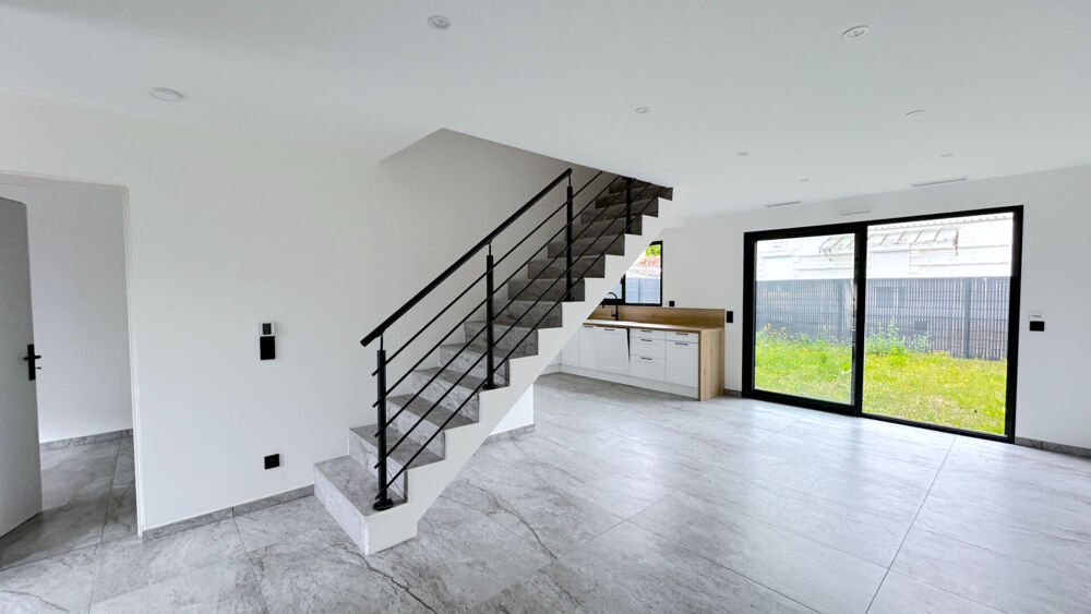 A VENDRE MAISON DE TYPE 4 AVEC GARAGE ET JARDIN - SECTEUR PESSAC