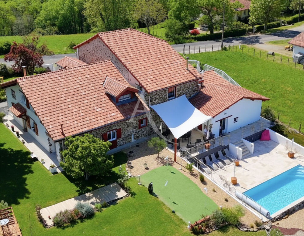 Maison 12 pièces 370 m² · à La Bastide Clairence · 370 m² · 1 990 000 €