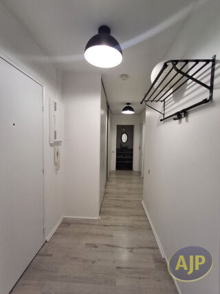  Appartement à louer 3 pièces 61 m²