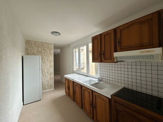  Appartement à louer 2 pièces 75 m²