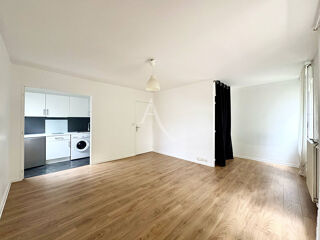  Appartement à louer 1 pièce 32 m²