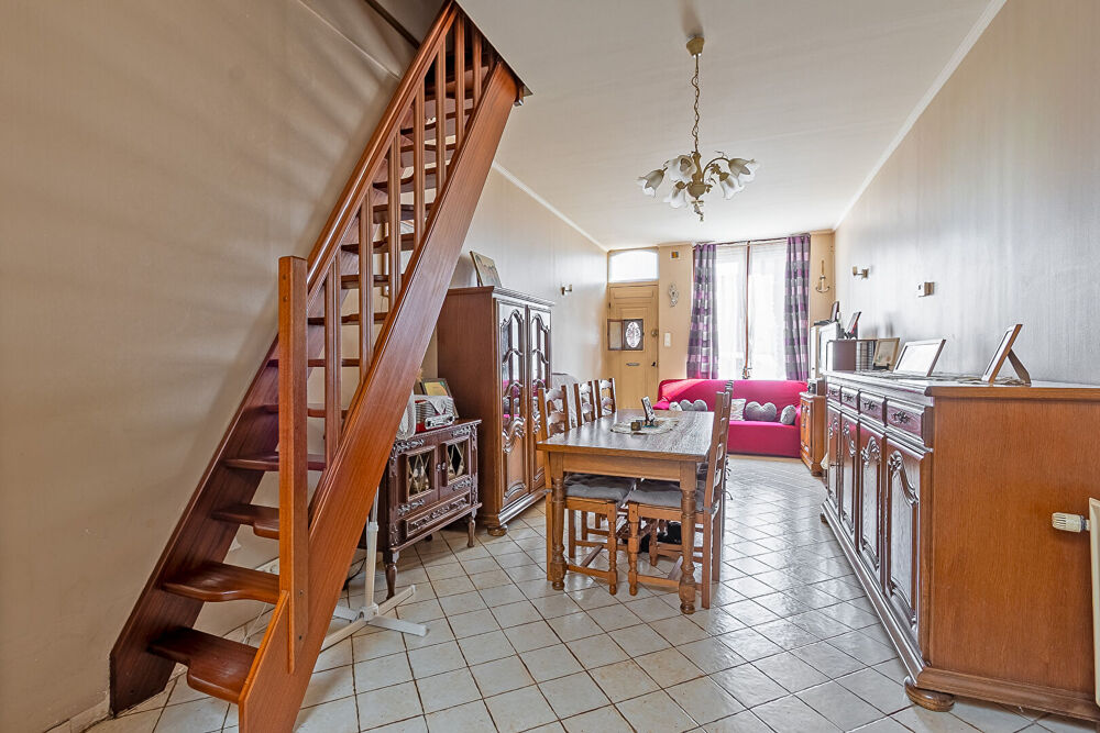 MAISON 1930 AVEC JARDIN DE VILLE PROCHE GARE