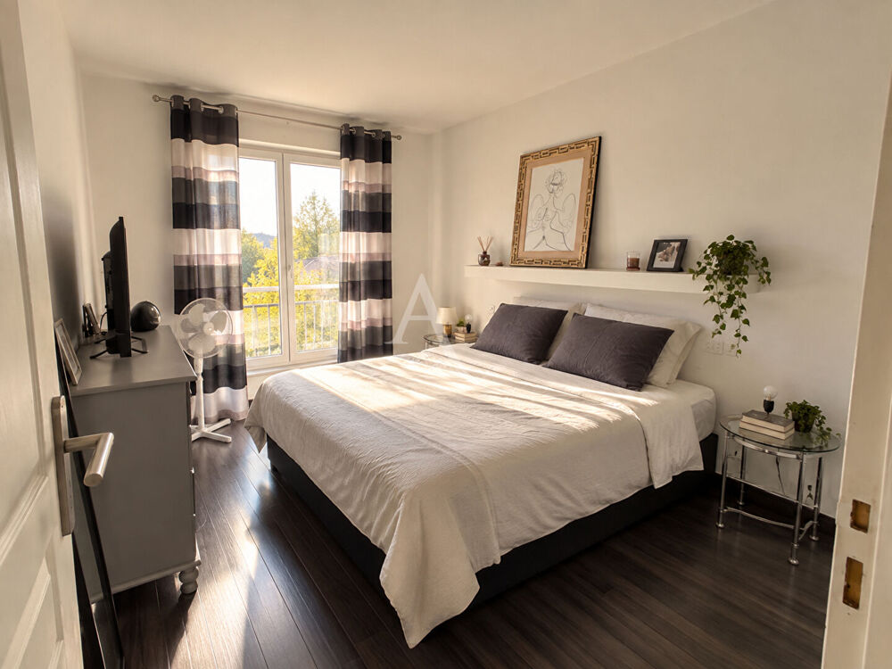 Vente Appartement CROIX DES GARDES - 4 PIÈCES  - LOGGIA - 2 PARKINGS et CAVE Cannes