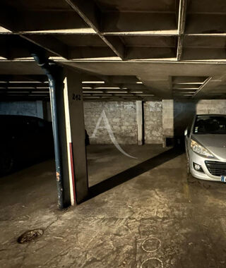  Parking / Garage  vendre 11 m Paris
