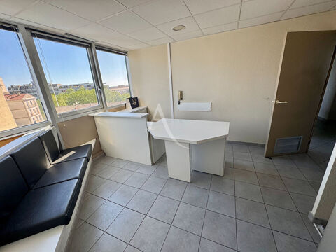 Local Professionnel &agrave; usage de bureaux N&icirc;mes 6 pi&egrave;ces 103.15 m2 179000 30900 Nîmes