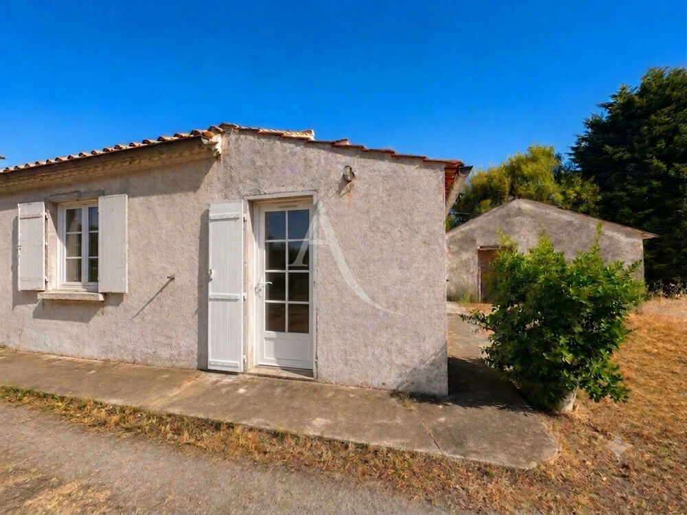 Maison à rénover et viabiliser - plein centre de ST HILAIRE