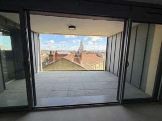  Appartement à louer 3 pièces 100 m²