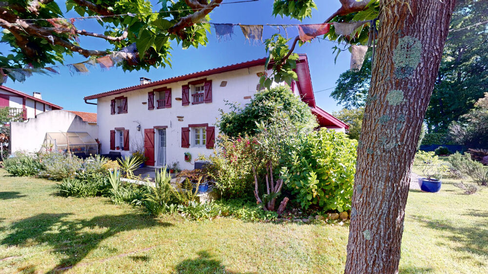à vendre  Maison Larressore (64480)
