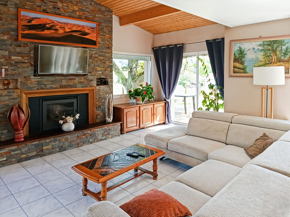 Vente Maison Maison  traditionnelle avec hangar à vendre Sainte colombe