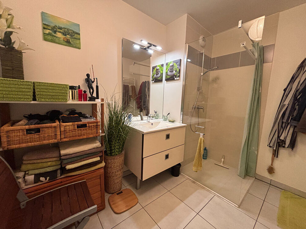 Vente Appartement BASSENS - Appartement T2 récent avec terrasse et garage Bassens