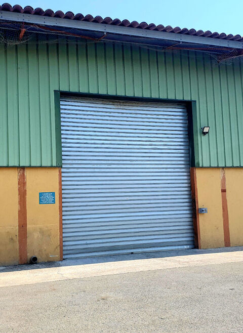 Entrep&ocirc;t / local industriel Montauroux 190 m2 + Stationnement priv&eacute; 1500 83440 Montauroux