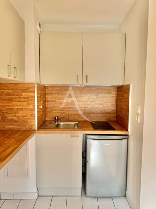  Appartement à louer 1 pièce 25 m²