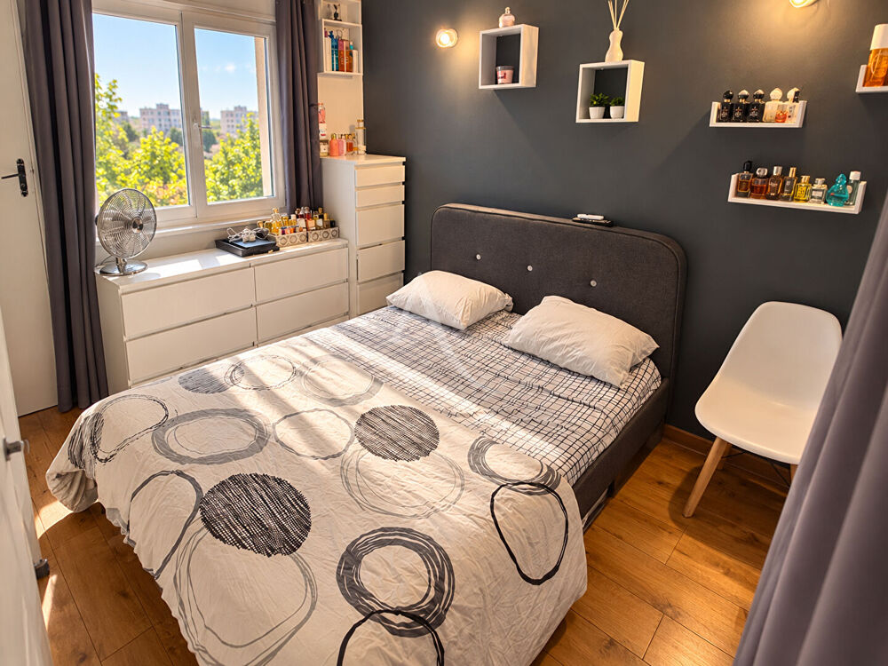 Vente Appartement TOULON - Appartement T3 traversant avec terrasse, balcon et cave Toulon