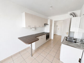  Appartement à louer 3 pièces 71 m²