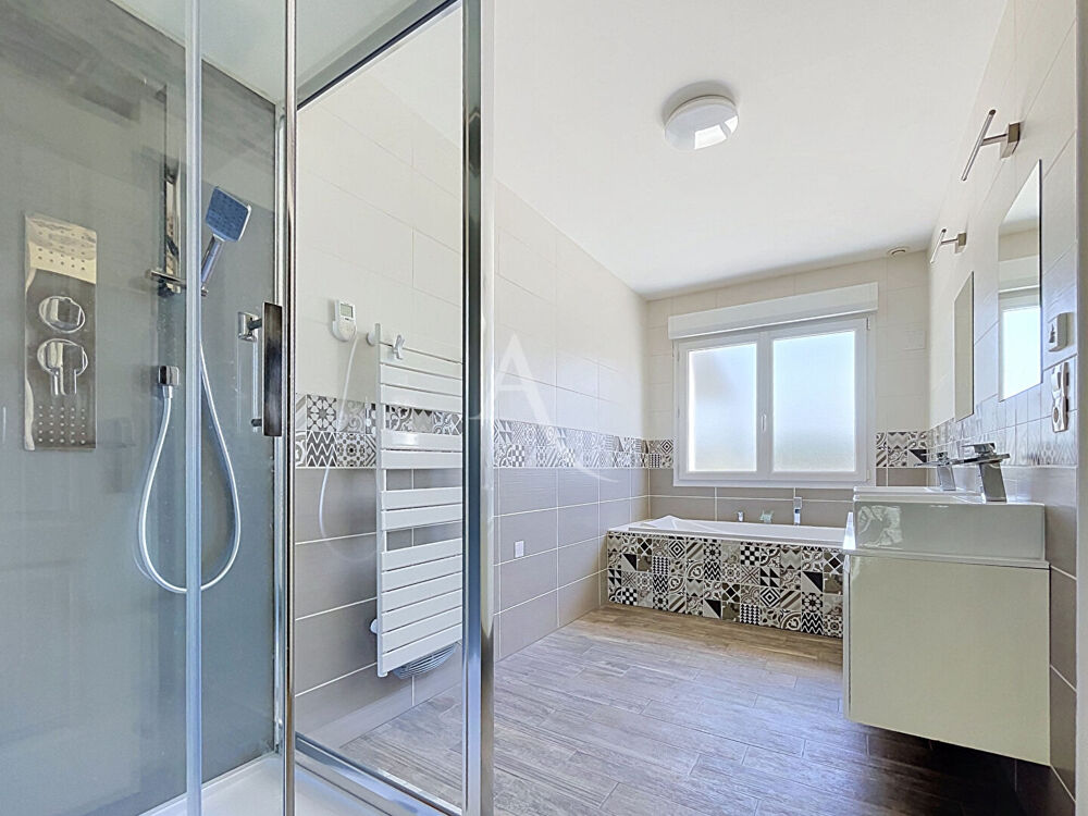 Vente Maison Maison La Menitre 5 pièces 137 m2 La menitre