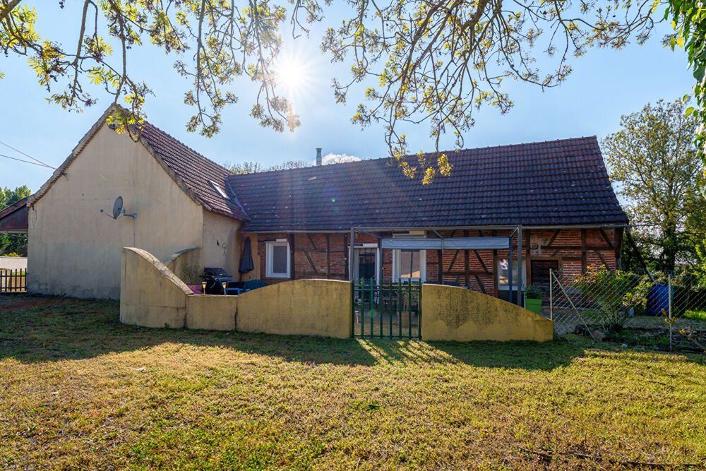 Superbe maison ancienne à vendre à Bantanges - 7 pièces, piscine et grand terrain