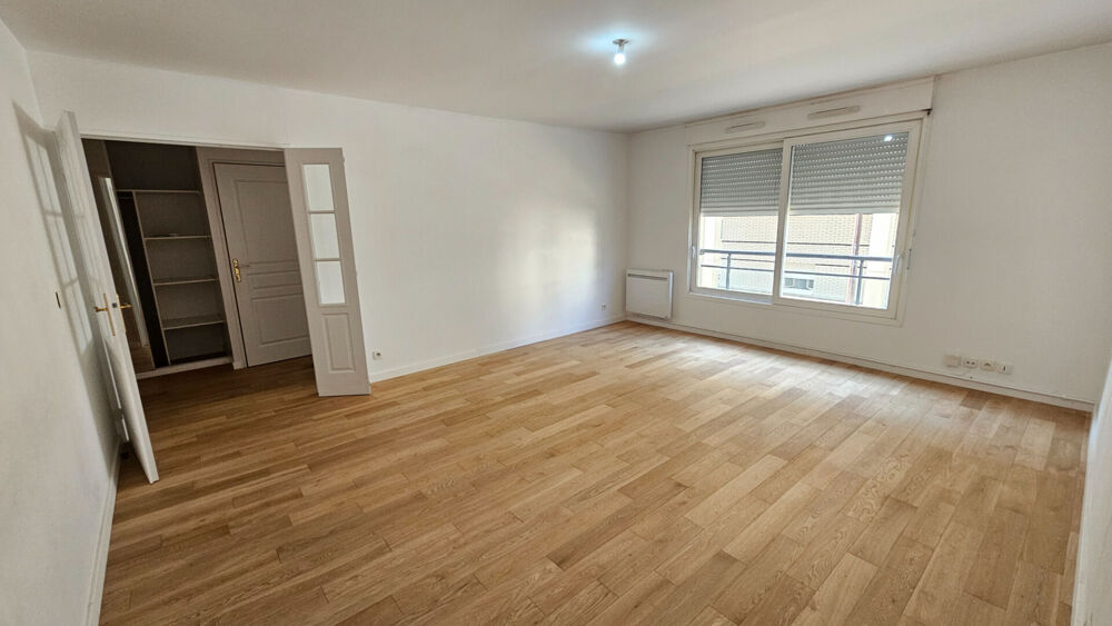 Location Appartement BEAU 2 PIECES + PARKING Paris 15