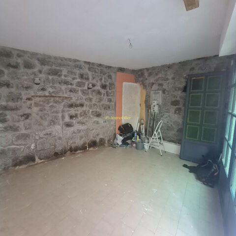   RARE A vendre sur Agde Local fermé  d'environ 13m² 