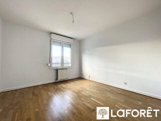  Appartement à louer 2 pièces 64 m²