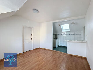  Appartement à louer 2 pièces 37 m²