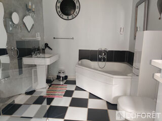  Maison � vendre 8 pi�ces 310 m�