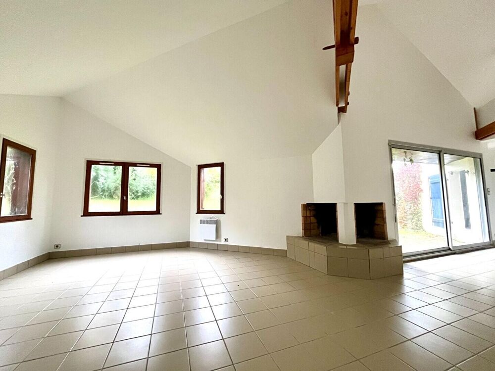 A vendre à Baden secteur Guern Maison d'Architecte à 2 minutes à pied du Golfe 5 chambres vie de plain pied terrain divisible