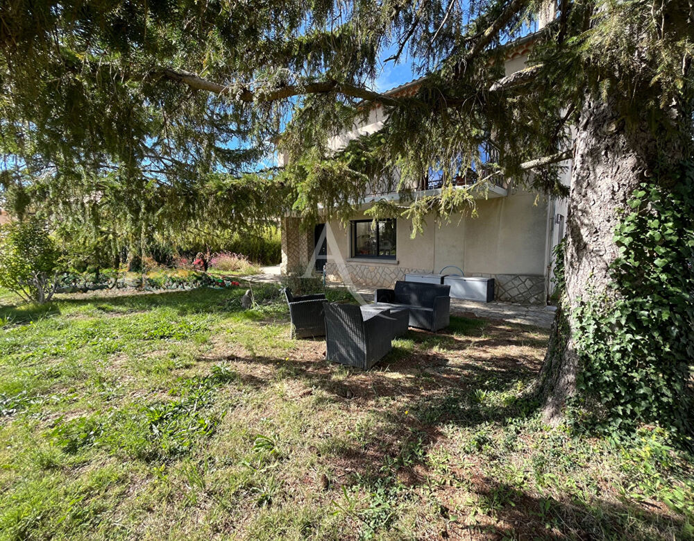 VILLA FAMILIALE DE 243M2 AVEC JARDIN PUIT ATELIER