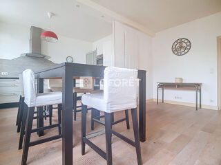  Appartement à louer 5 pièces 120 m²