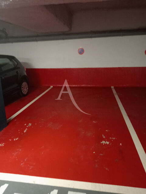  Parking / Garage  louer 